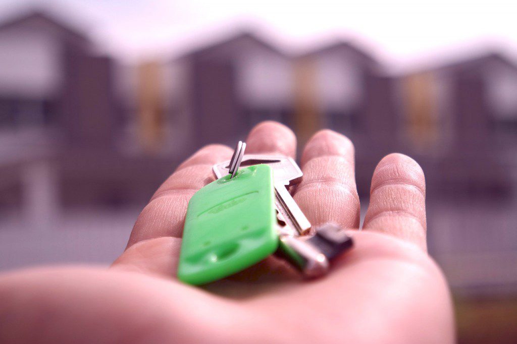 4 things you need to keep in mind before buying a home